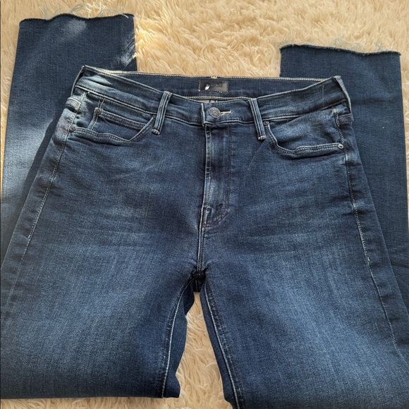 MOTHER The Dazzler Mid rise Ankle Fray Jeans - Picture 6 of 8